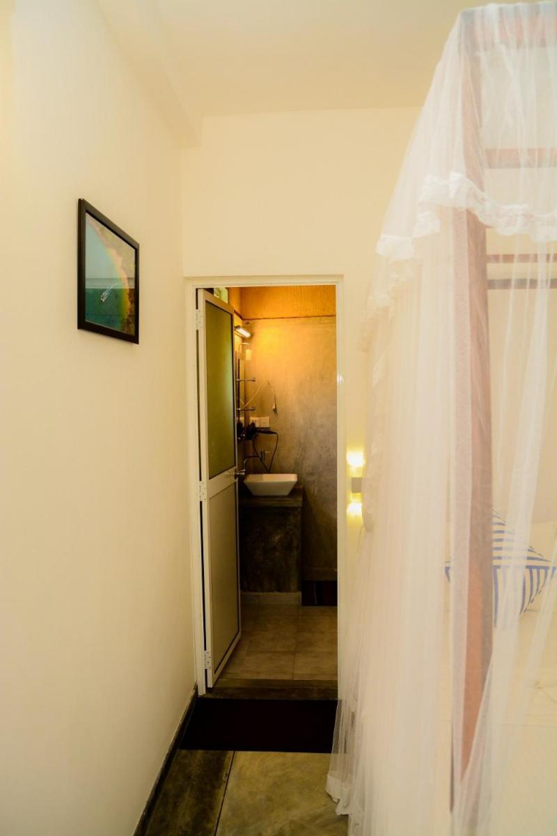 Coconut Style Restaurant & Milinda Guest Hotel Unawatuna Exterior photo