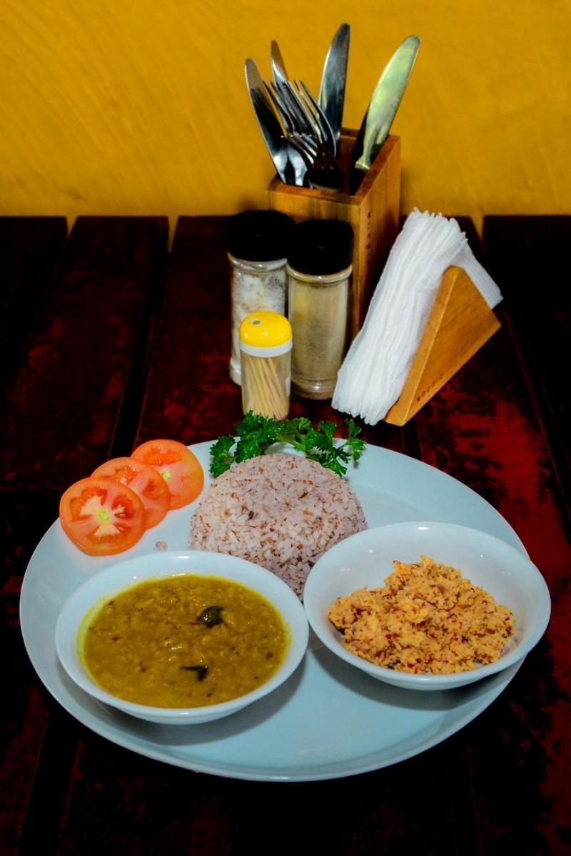 Coconut Style Restaurant & Milinda Guest Hotel Unawatuna Exterior photo