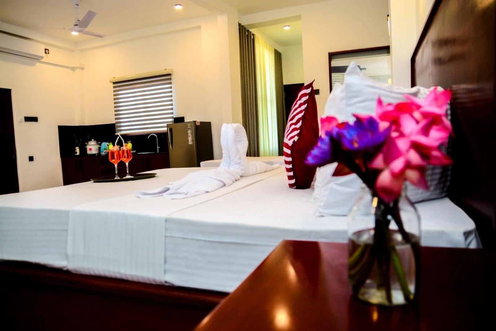 Coconut Style Restaurant & Milinda Guest Hotel Unawatuna Exterior photo