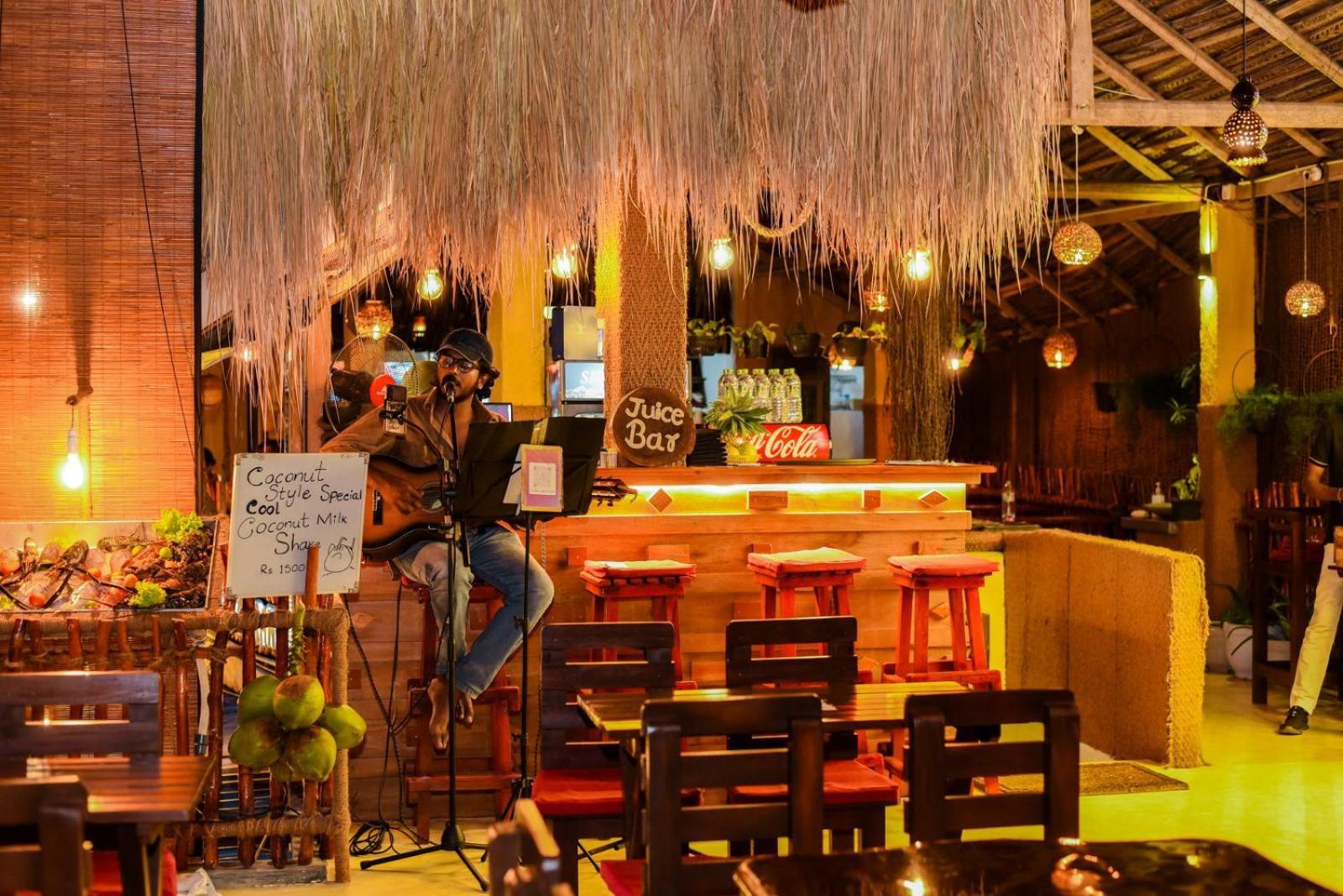 Coconut Style Restaurant & Milinda Guest Hotel Unawatuna Exterior photo