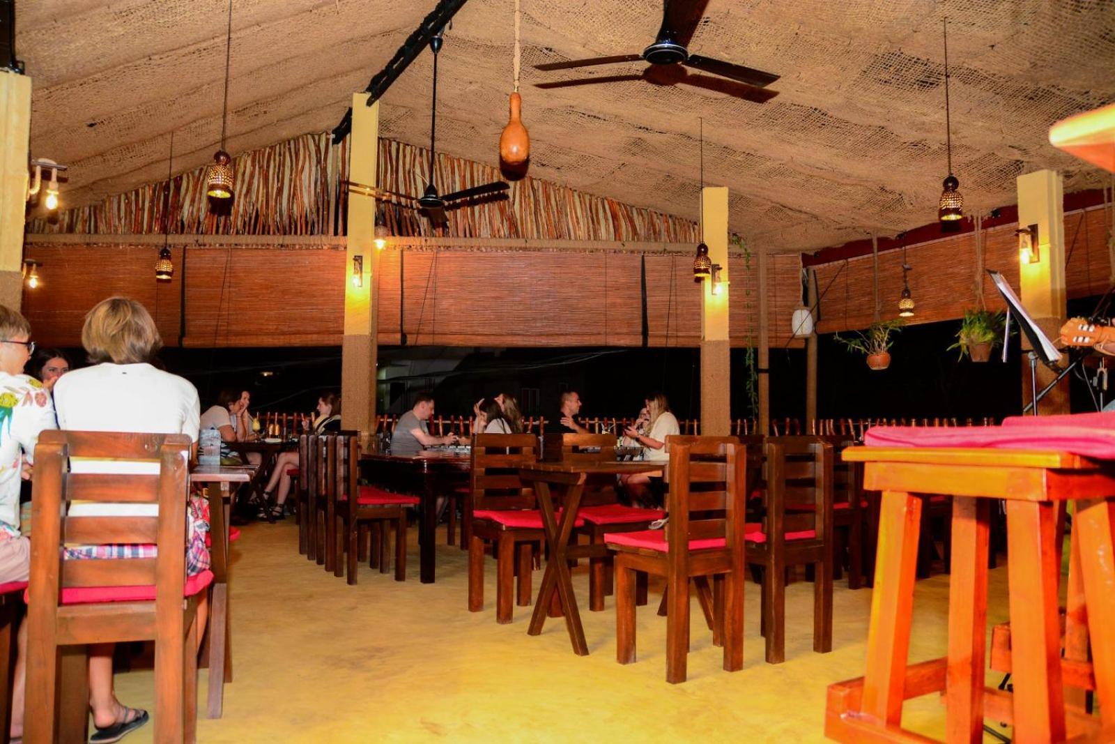 Coconut Style Restaurant & Milinda Guest Hotel Unawatuna Exterior photo