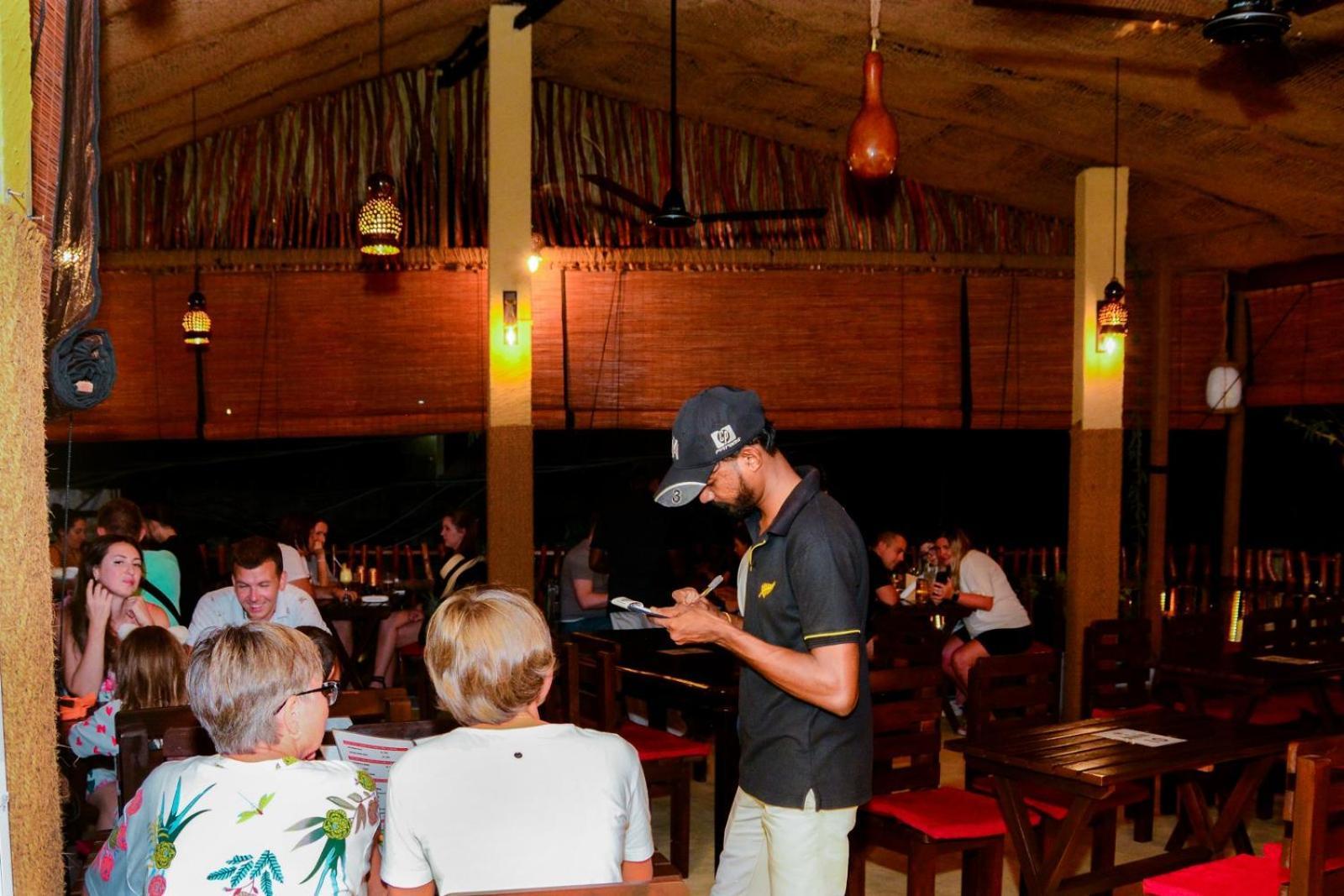 Coconut Style Restaurant & Milinda Guest Hotel Unawatuna Exterior photo